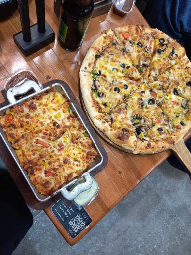 عکس کافه کناری 