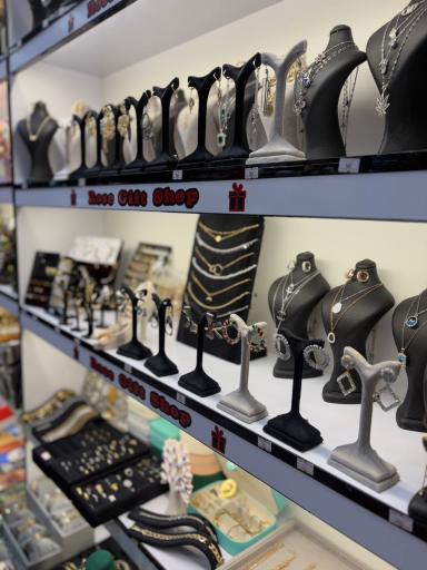 عکس فروشگاه کادویی رز