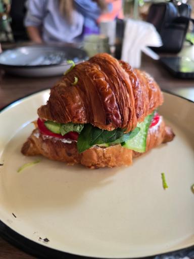 عکس کافه کتاب عمارت روشنان