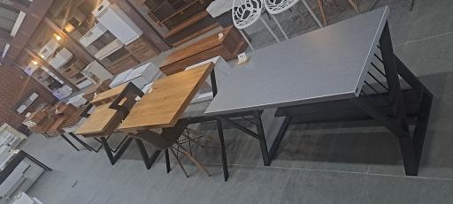 عکس آویسا چوب