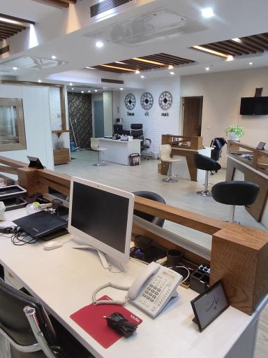 عکس آژانس سفر هالیدی