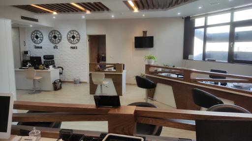 عکس آژانس سفر هالیدی