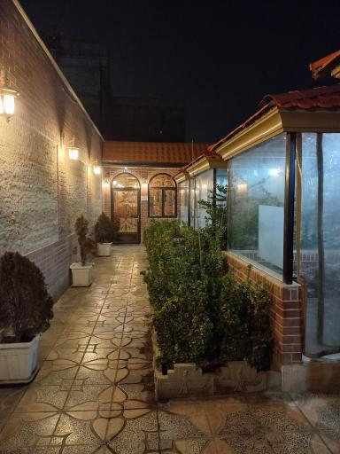 عکس باغچه رستوران یادگار پدر 
