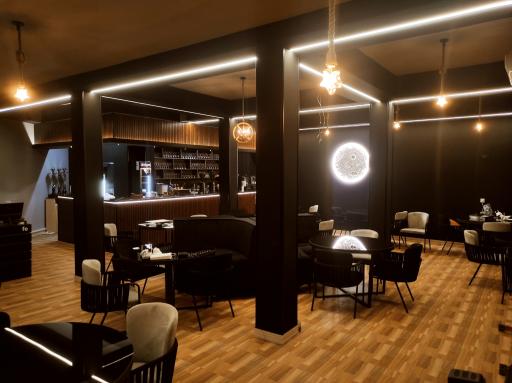 عکس کافه ماه رخ