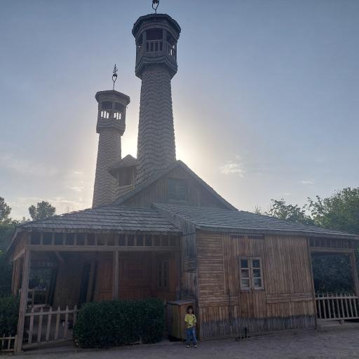 عکس دهکده چوبین