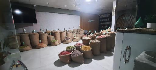 عکس فروشگاه پسته عصرچین