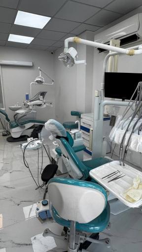 عکس کلینیک دندانپزشکی دکتر معزی