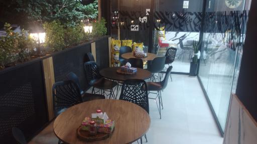 عکس کافه کباب هستی