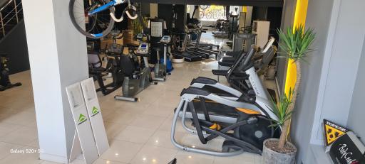 عکس فروشگاه کراس اسپرت