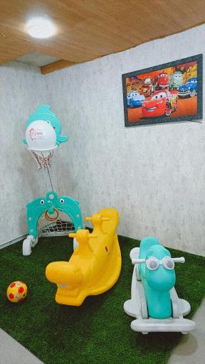 عکس آرایشگاه پویا