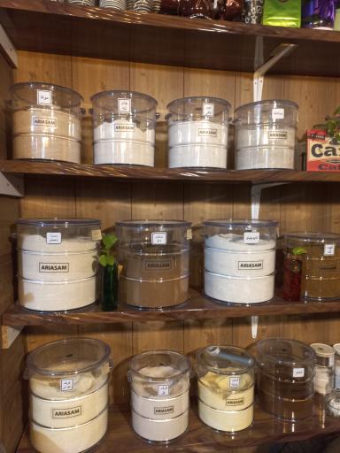 کافی شاپ نهال