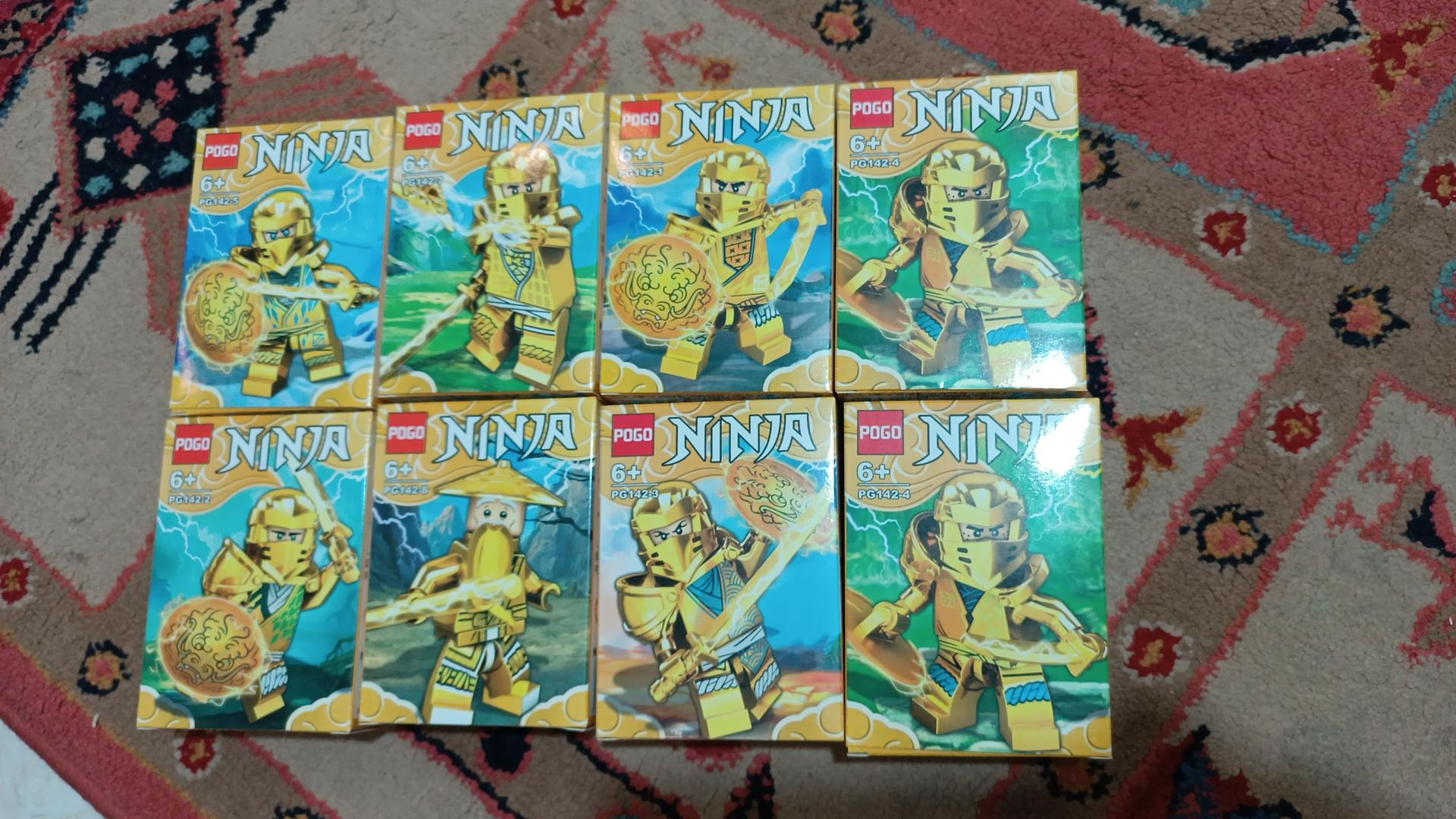 عکس فروشگاه اسباب بازی توی توی