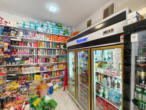 عکس سوپر مارکت پدر