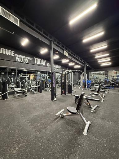 عکس باشگاه ورزشی بانوان فرنام