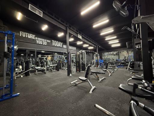 عکس باشگاه ورزشی بانوان فرنام