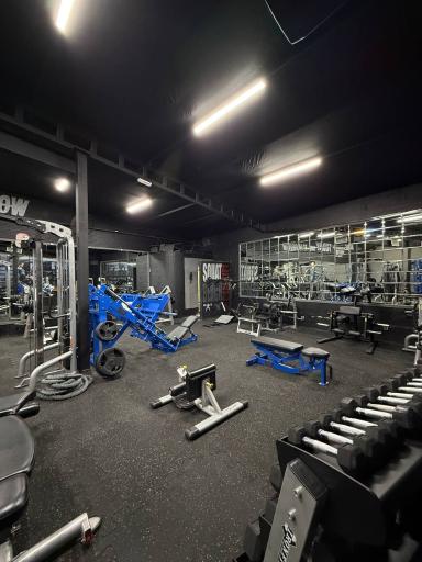 عکس باشگاه ورزشی بانوان فرنام