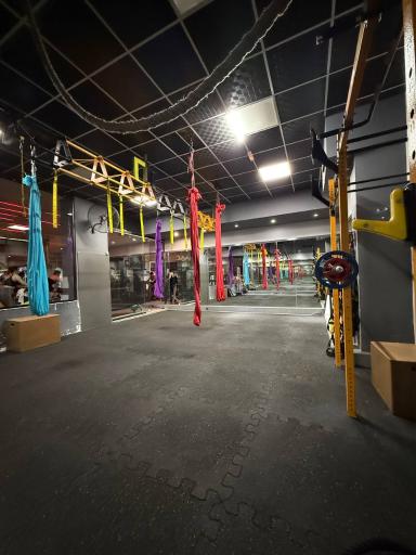 عکس باشگاه ورزشی بانوان فرنام