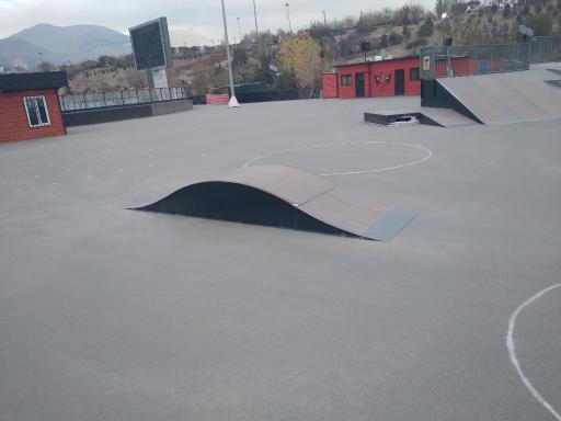 عکس پیست اسکیت بوستان جوانمردان