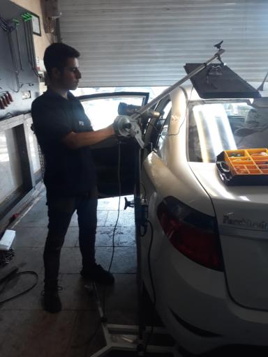 صافکاری اتومبیل مدرن عبادی