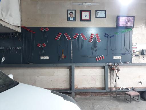 عکس صافکاری اتومبیل مدرن عبادی