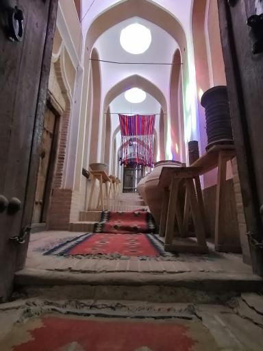 هتل موزه فهادان (خانه تهرانی ها)