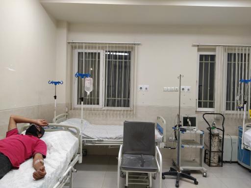 عکس بیمارستان ثامن الحجج جندق