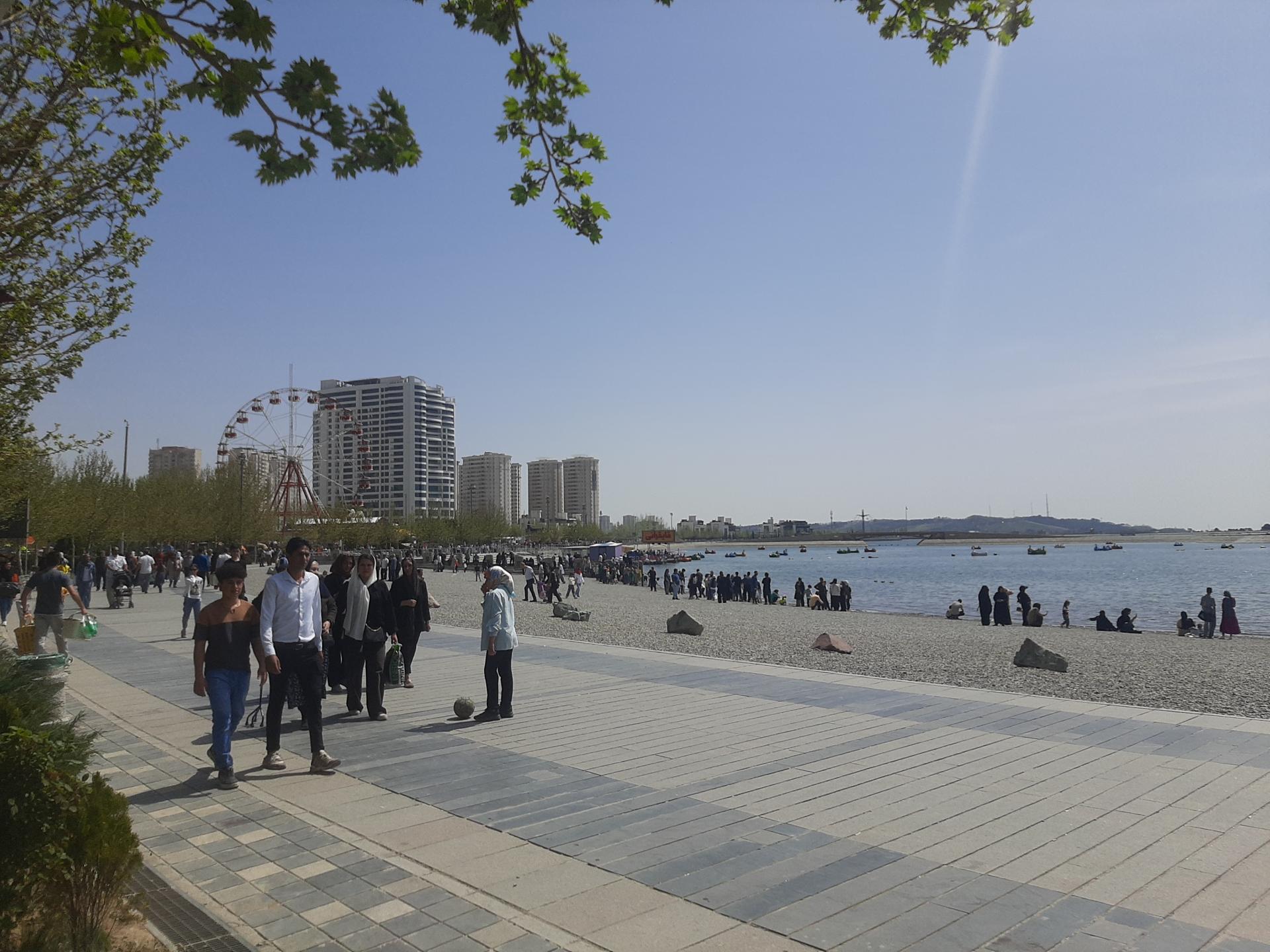 عکس پارگینک ضلغ غربی دریاچه چیتگر