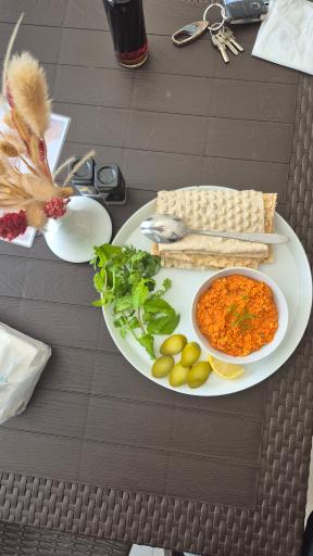 عکس کافی شاپ لیلی