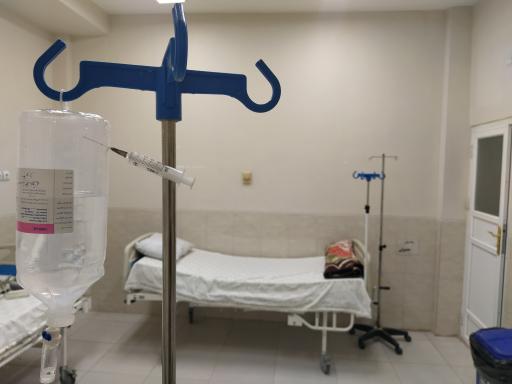 عکس بیمارستان ثامن الحجج جندق