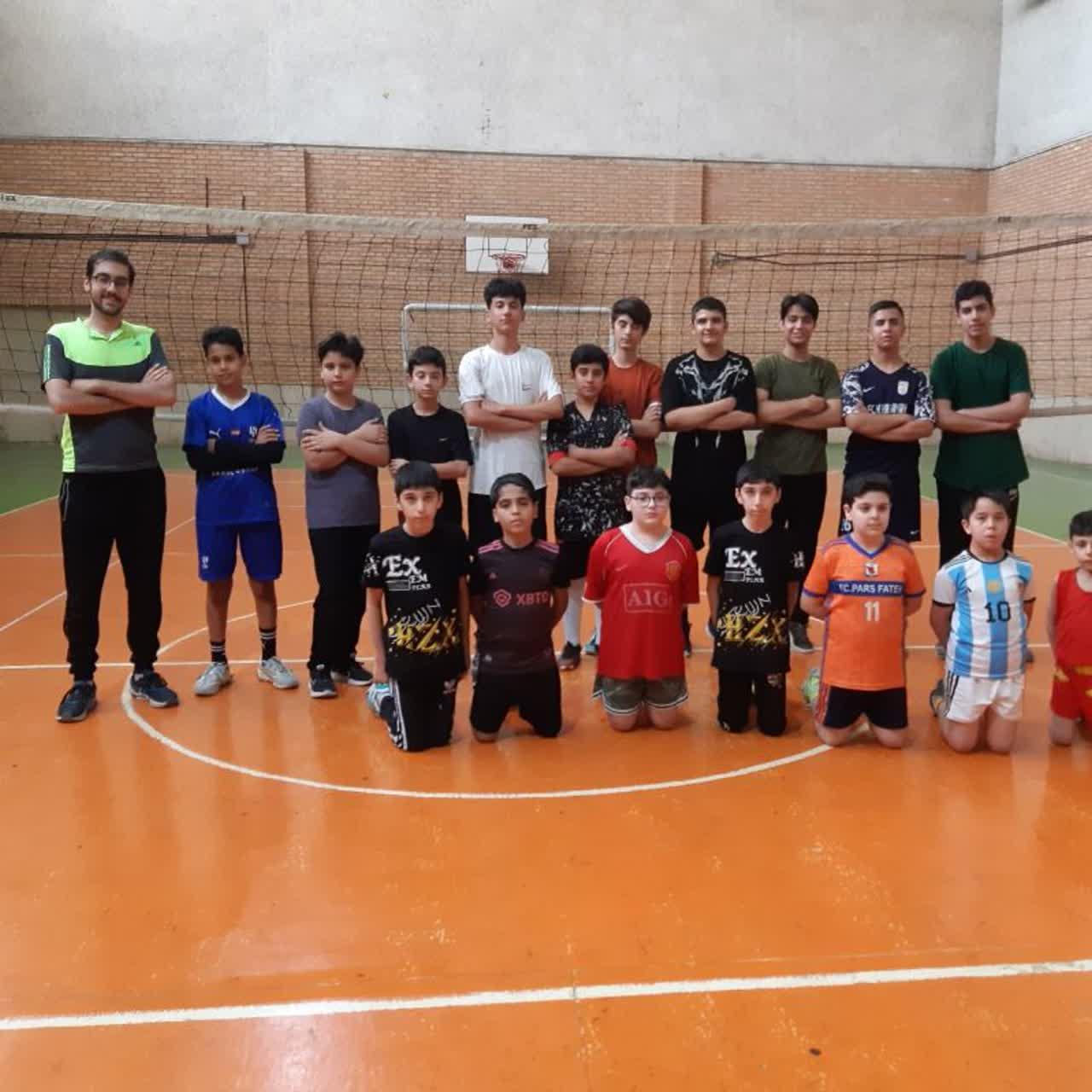 عکس آکادمی والیبال گل افشان 