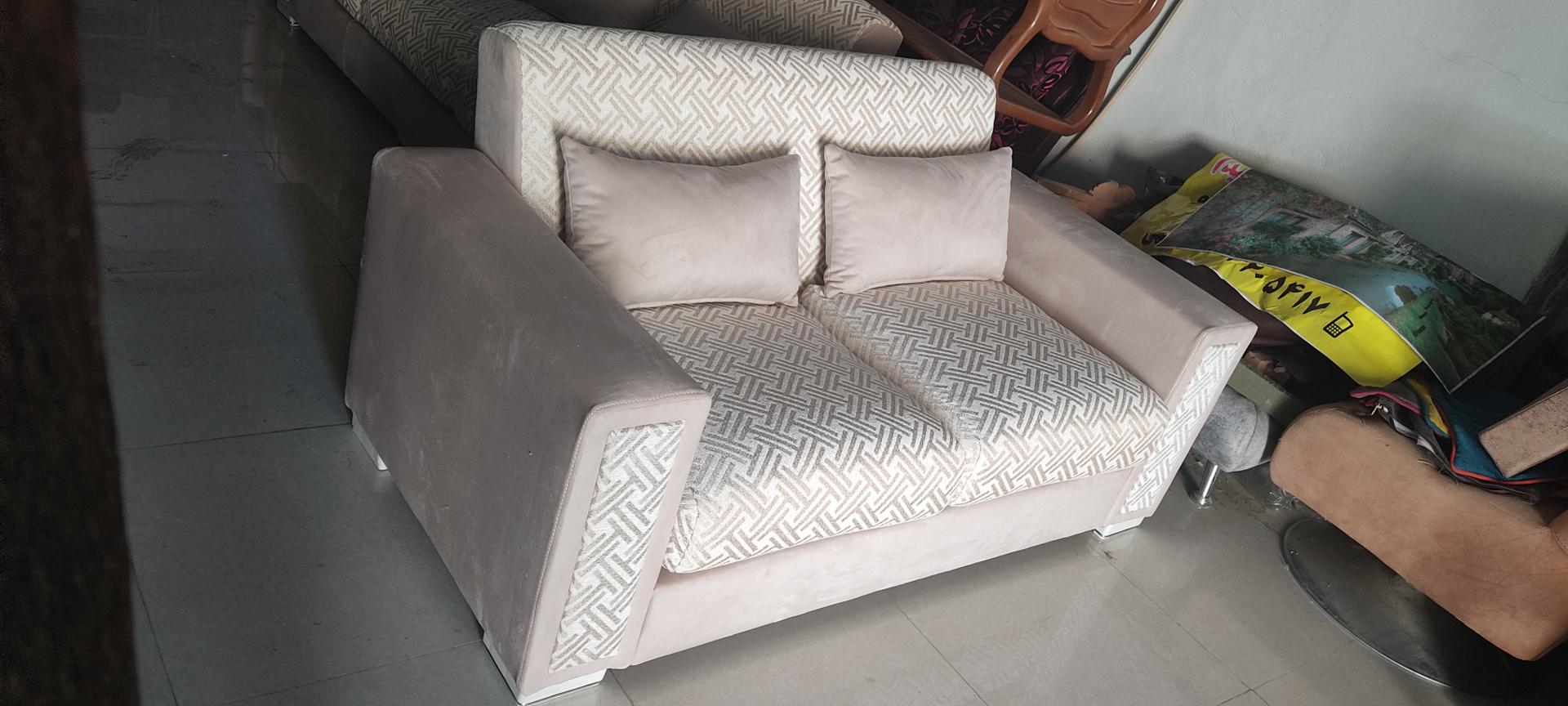 عکس تعمیرات تخصصی مبل امید 