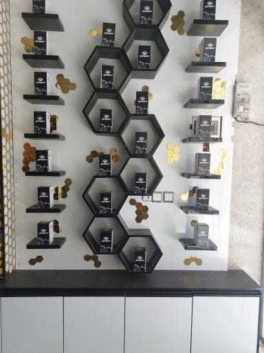 عکس عسل شیخ الاسلامی (گلچین خوانسار)