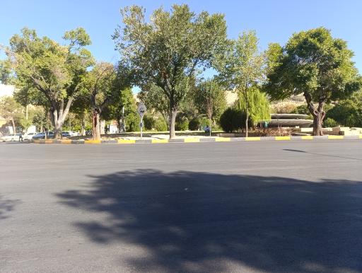 عکس میدان قائم