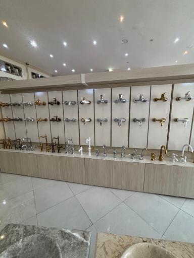 عکس کلینیک ساختمانی کوروش 