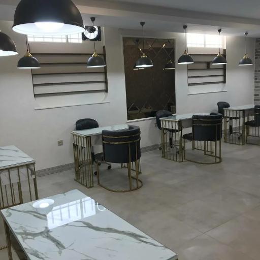 عکس کلینیک تخصصی کاشت ناخن و مژه لیلیسن 