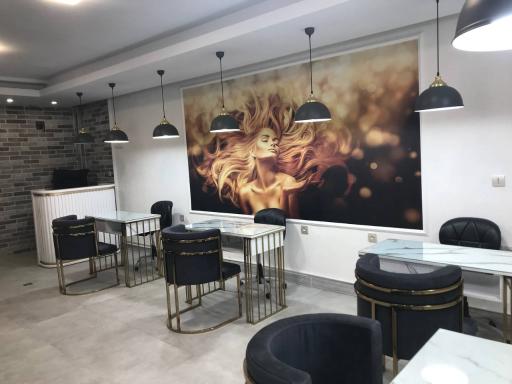 عکس کلینیک تخصصی کاشت ناخن و مژه لیلیسن 