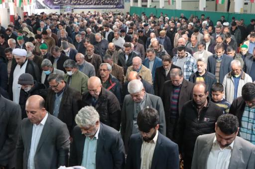 عکس مصلی نماز جمعه