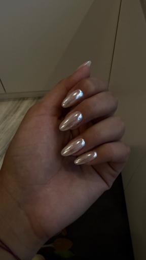 عکس سالن زیبایی فرنچ سفید