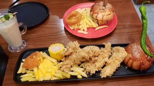 عکس رستوران برگراد رشت