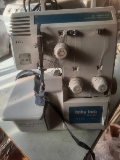 عکس تعمیرگاه چرخ خیاطی میری