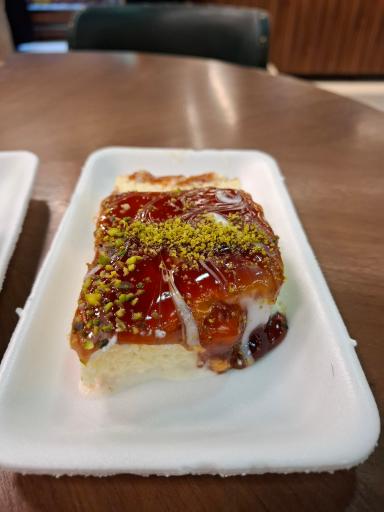 عکس نان و شیرینی روز