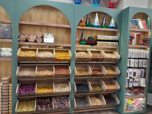 عکس شیرینی و آجیل گلستان