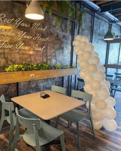 عکس کافه لیلیوم