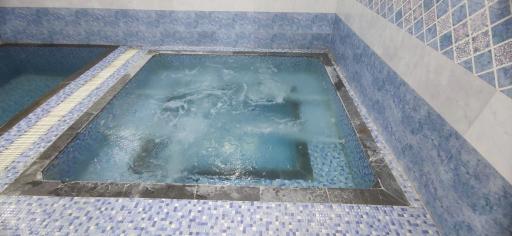 عکس آب درمانی تاج آبی