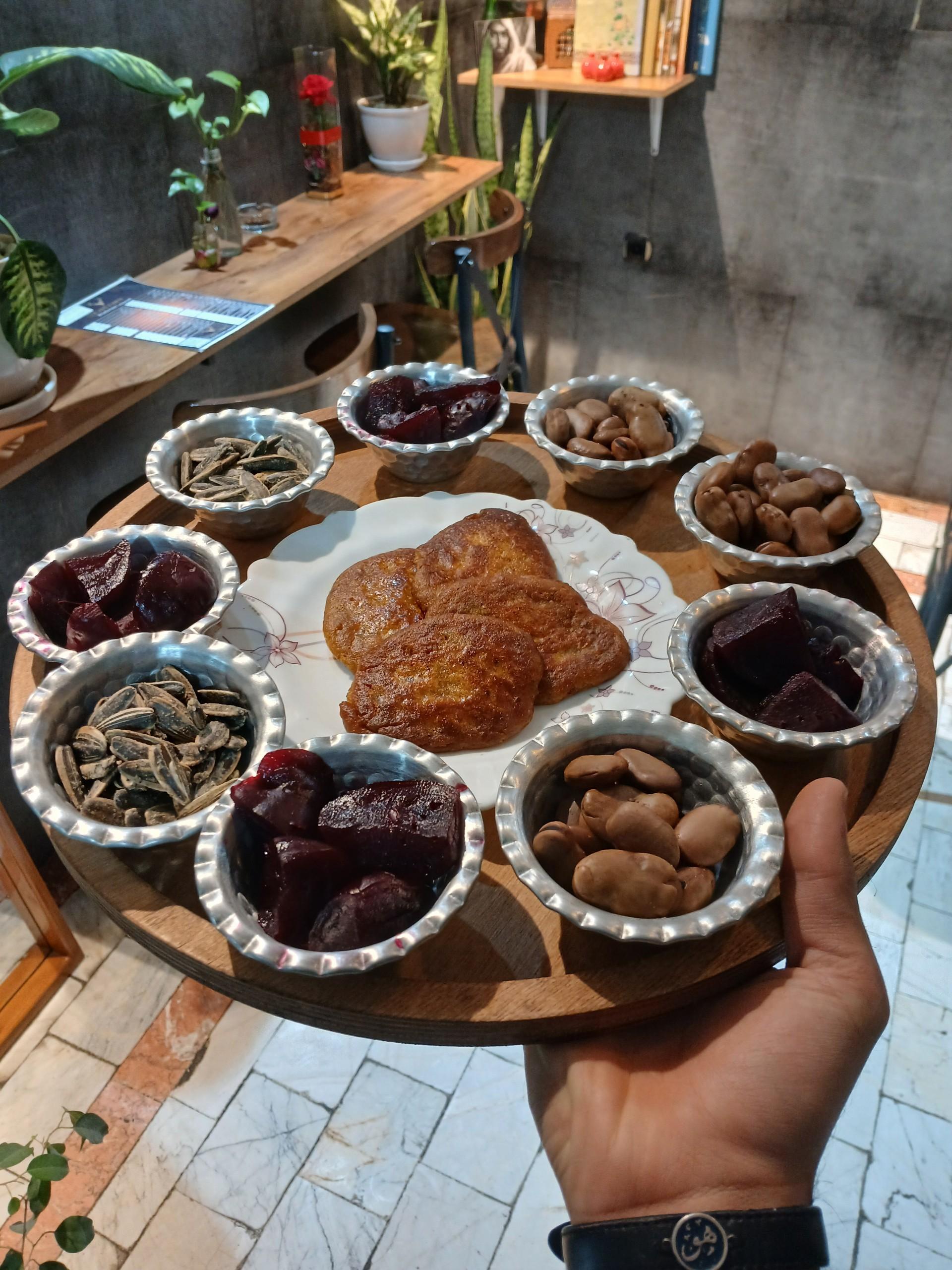 عکس کافه رستوران بچه آهو