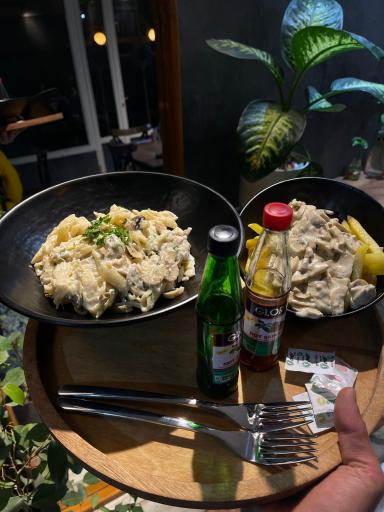 عکس کافه رستوران بچه آهو