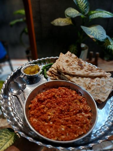 عکس کافه رستوران بچه آهو