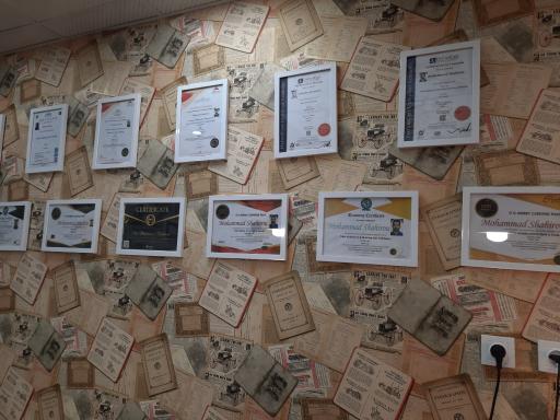 عکس سالن زیبایی پسران طلایی