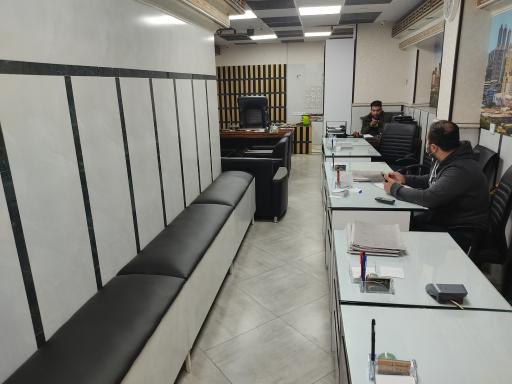 عکس مشاورین املاک دمیرچی