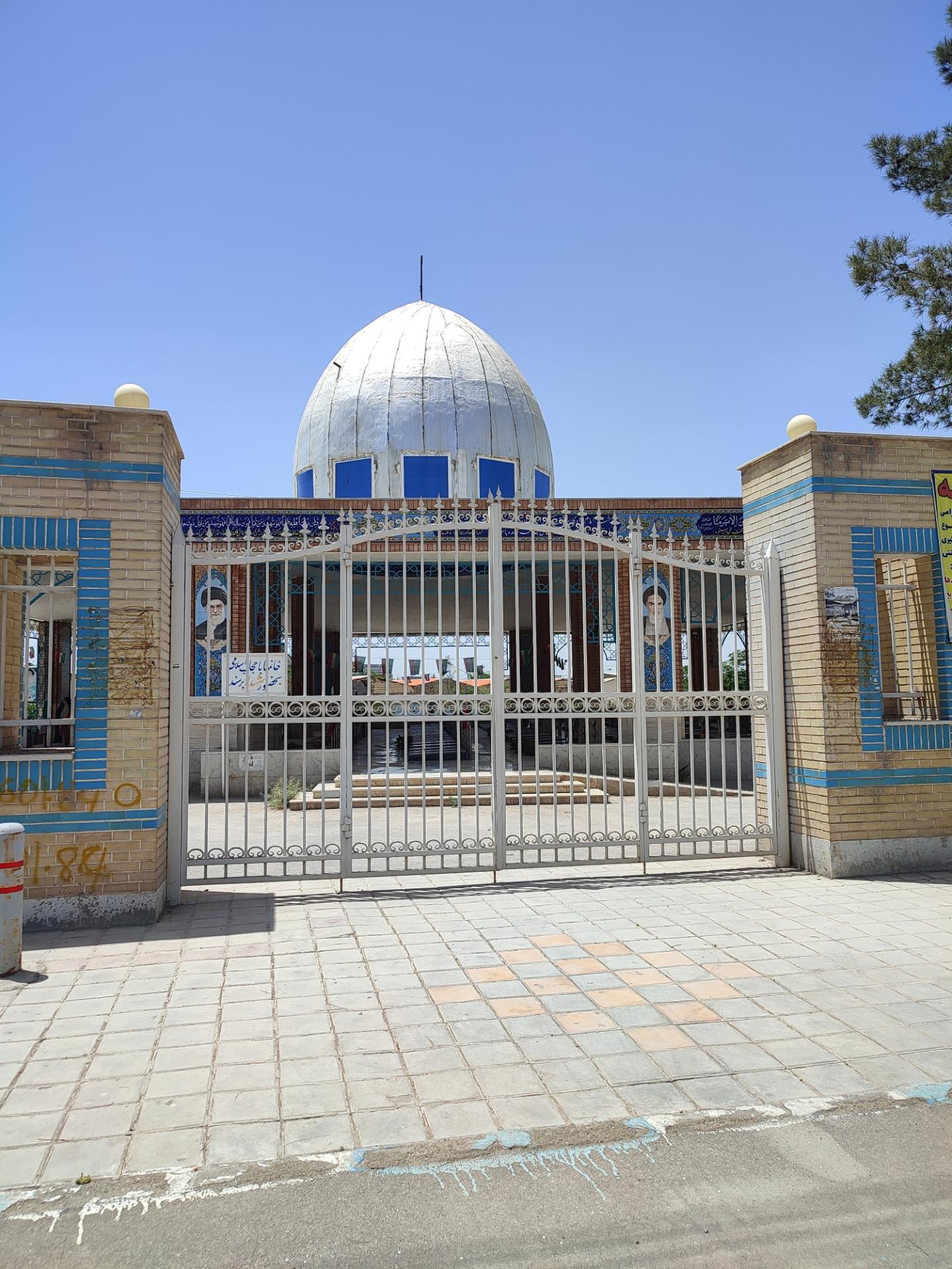 عکس درب شمالی گلستان شهداء اسلام آباد